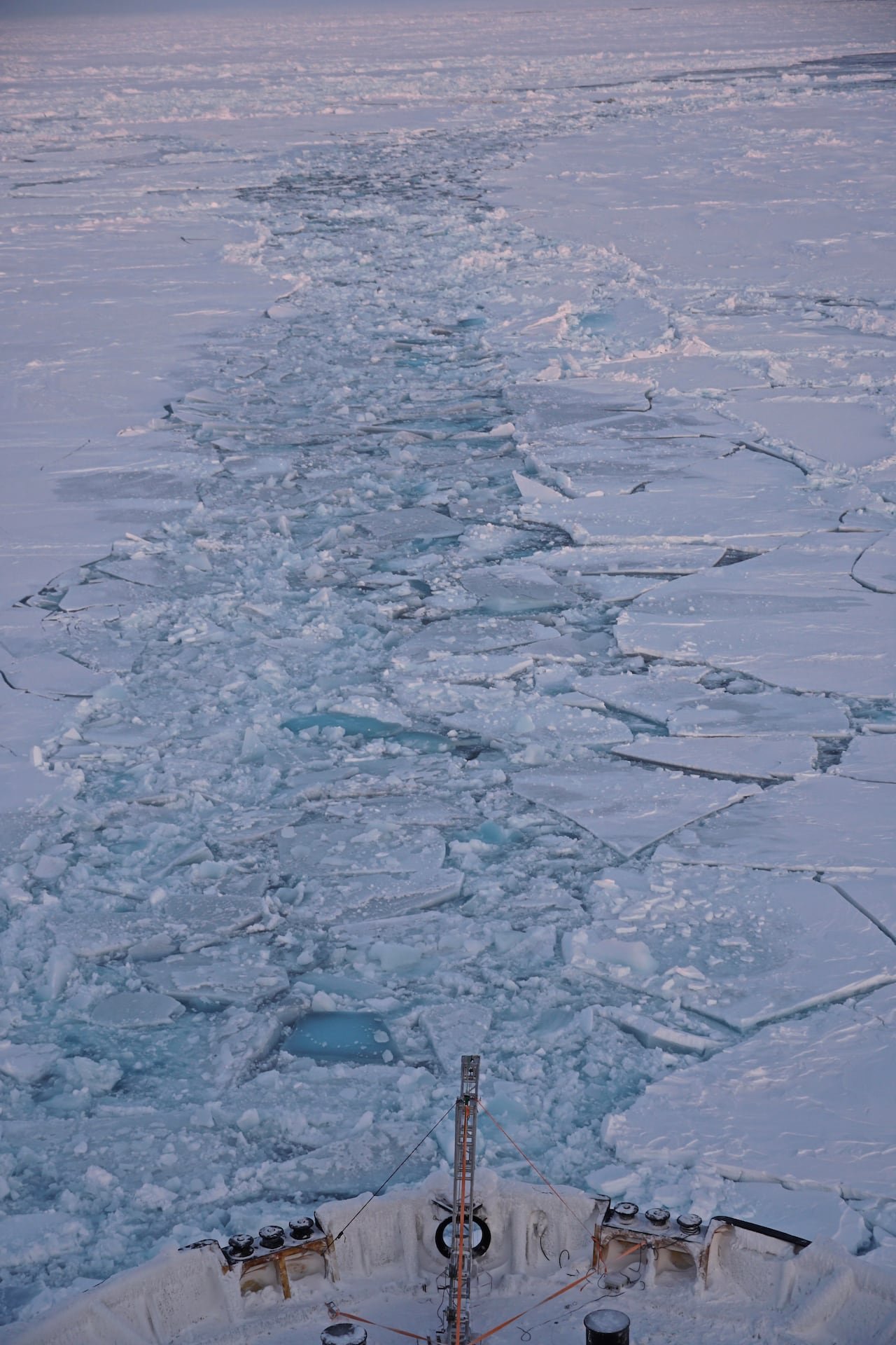 default-393 Photo of a ship navigating sea ice.